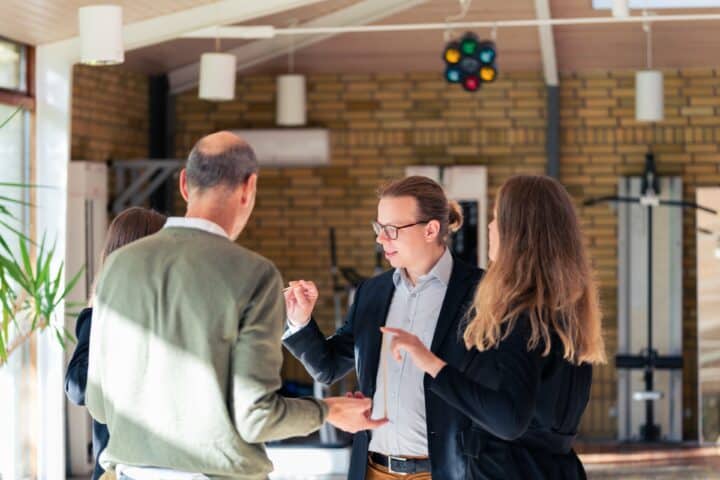 Embodied Relational Leadership-teambuilding: Grupp i lekfull samarbetsövning